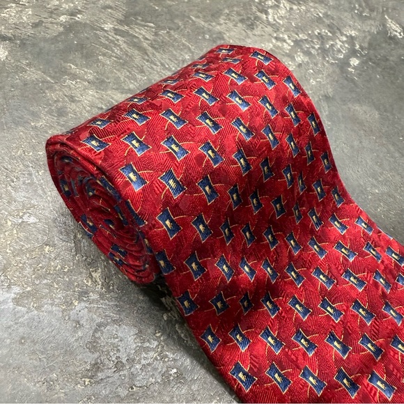 Vintage Roundtree & Yorke 100% Silk Tie Hand Sewn USA Geometric Preppy - Picture 2 of 9
